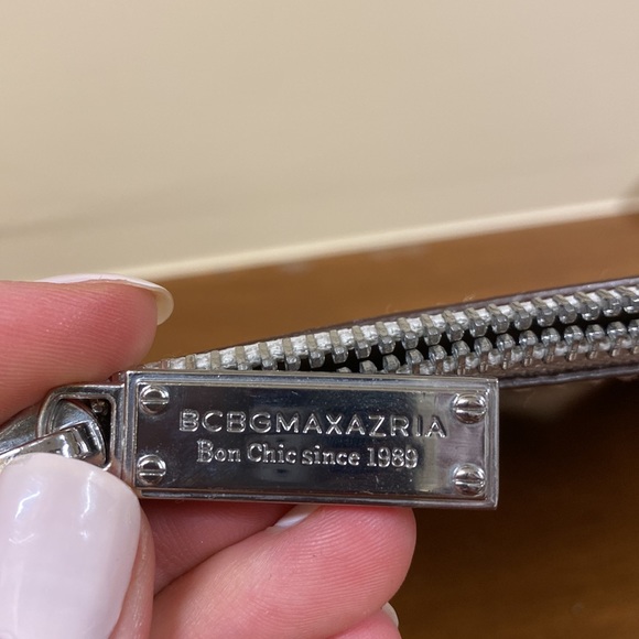 STUNNING BCBG clutch in beige leather - Picture 4 of 4